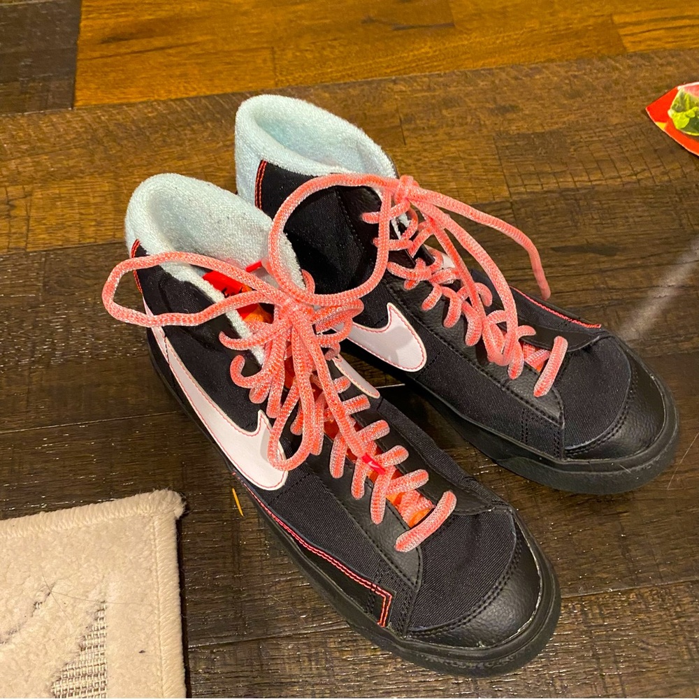 NIKE BLAZER